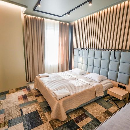Hotel Jarota Jarocin Kültér fotó