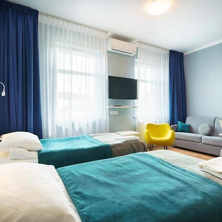 Hotel Jarota Jarocin Kültér fotó