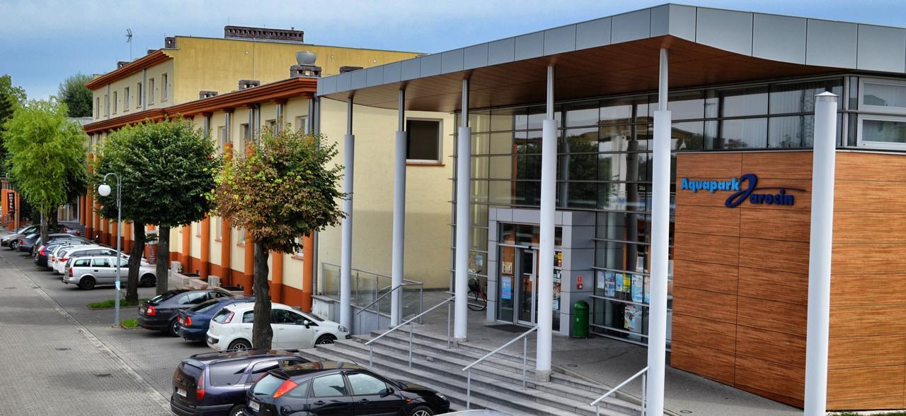 Hotel Jarota Jarocin Kültér fotó